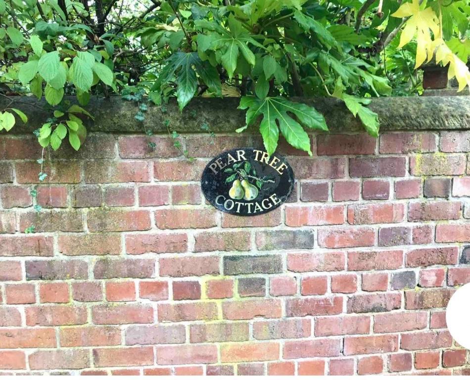 Pear Tree Cottage Courtyard Shrewsbury Exterior foto